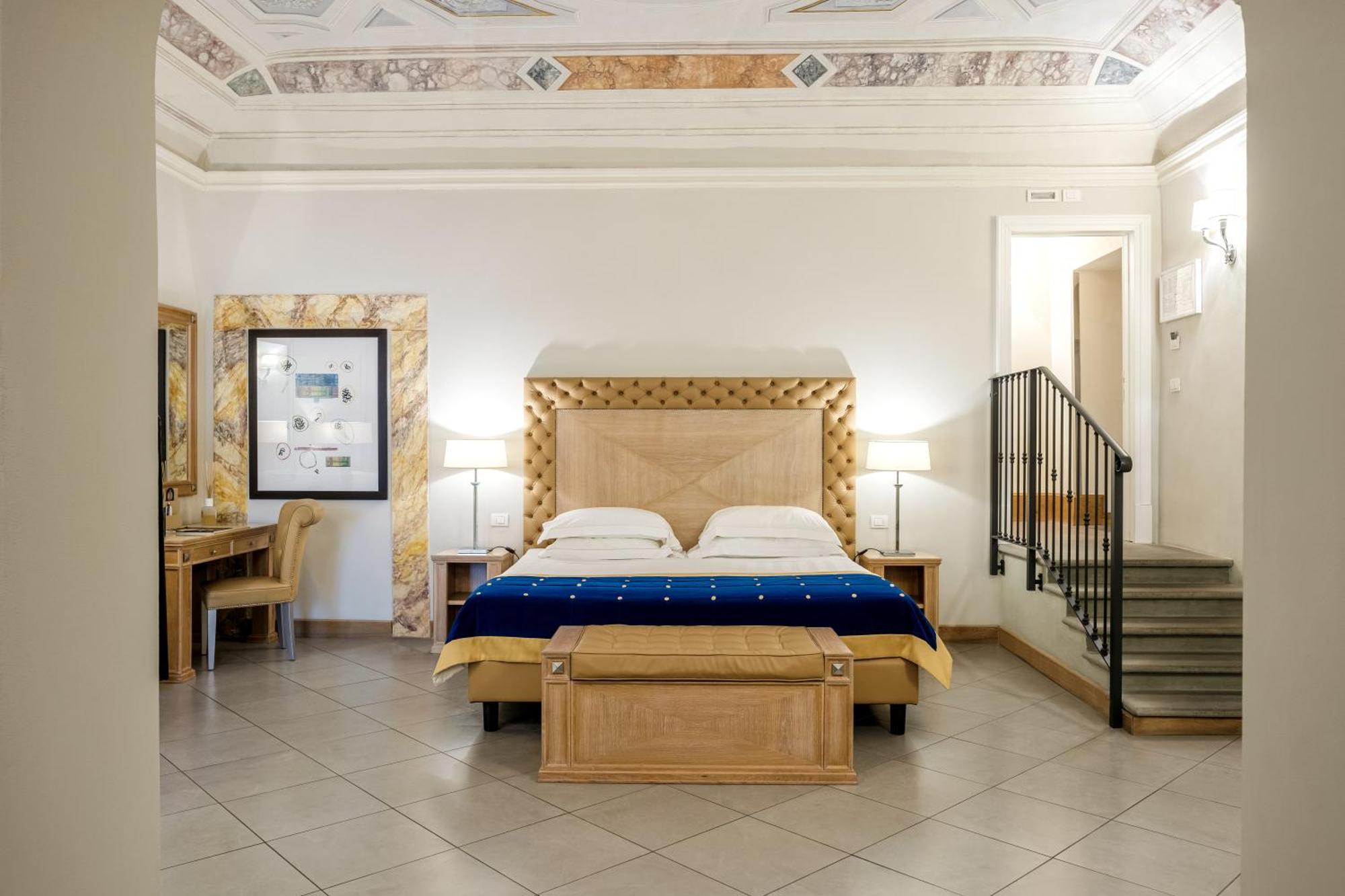 فندق ومنتجع فيلا تولومي فلورنس المظهر الخارجي الصورة A room at the hotel