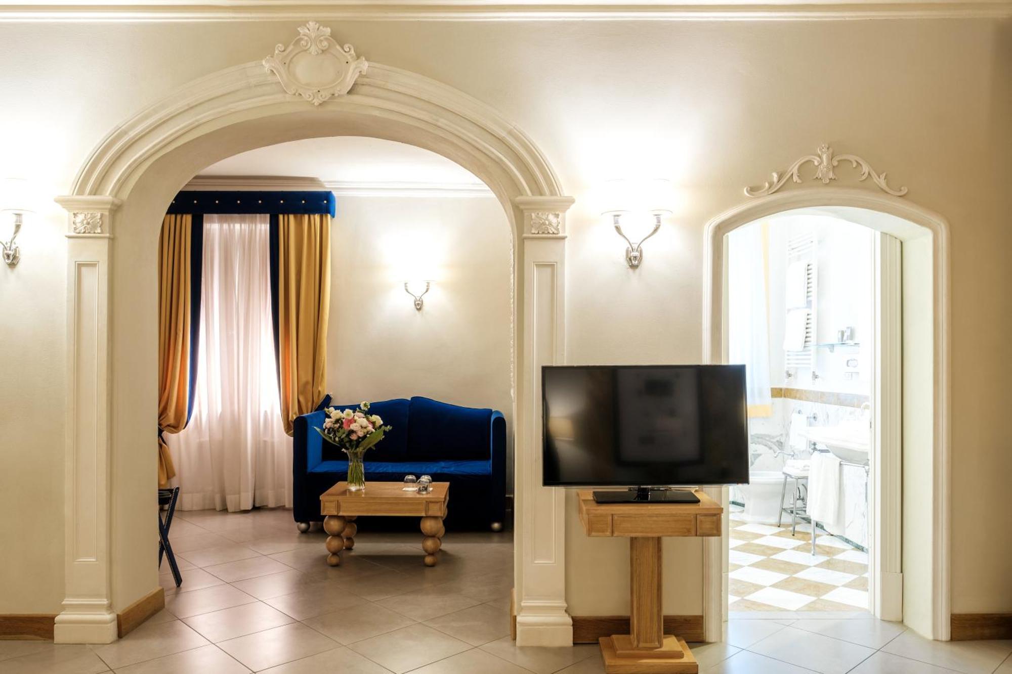 فندق ومنتجع فيلا تولومي فلورنس المظهر الخارجي الصورة A suite at the hotel