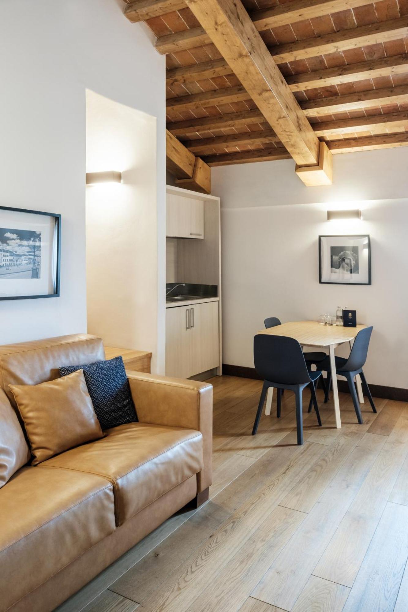 فندق ومنتجع فيلا تولومي فلورنس المظهر الخارجي الصورة A typical apartment at the hotel